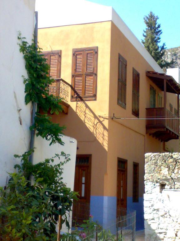 Hotel Karnayo à Meyísti Extérieur photo