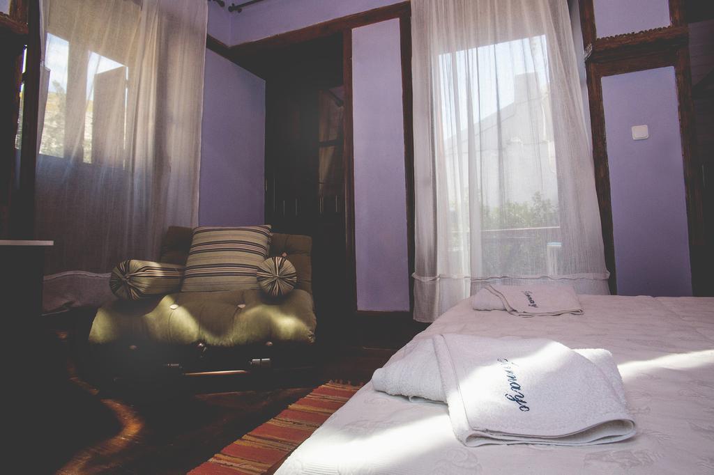 Hotel Karnayo à Meyísti Extérieur photo