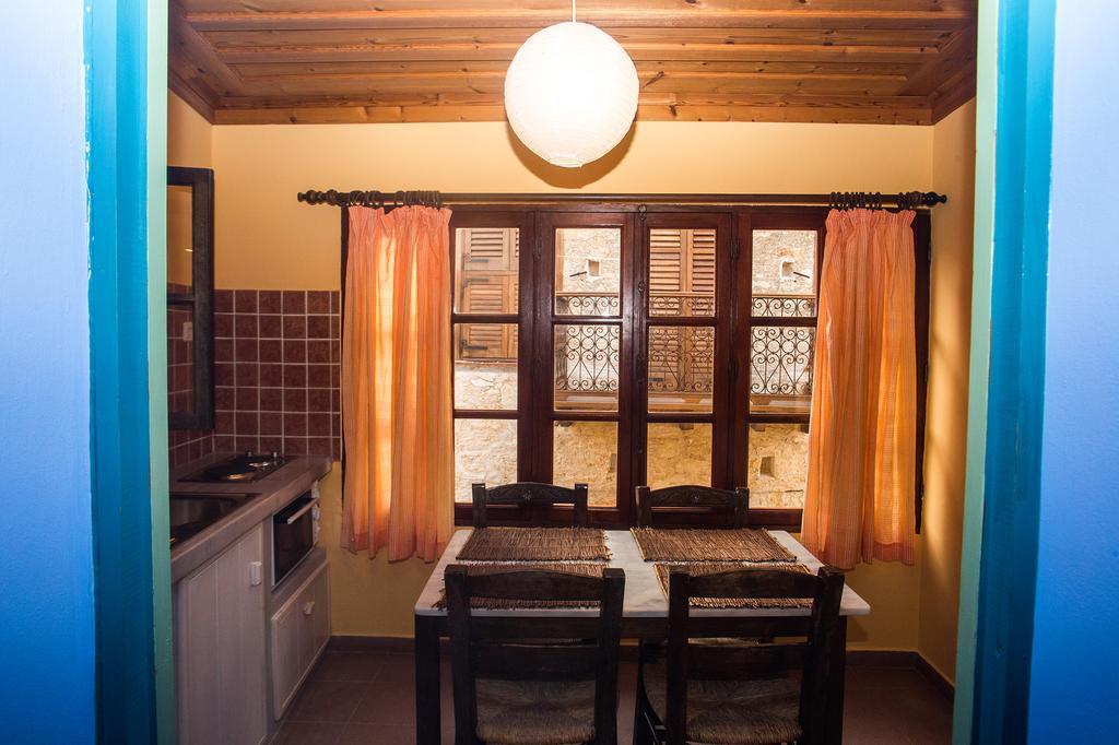 Hotel Karnayo à Meyísti Extérieur photo