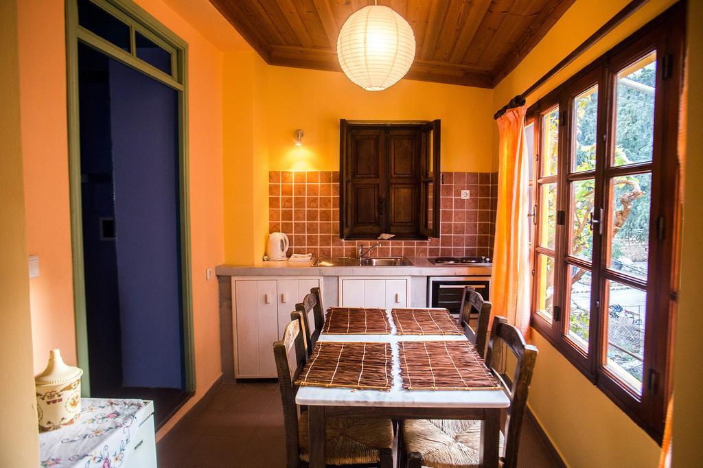 Hotel Karnayo à Meyísti Extérieur photo