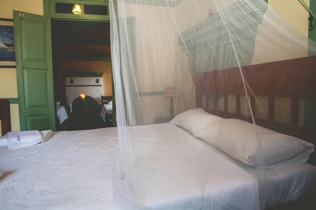 Hotel Karnayo à Meyísti Extérieur photo