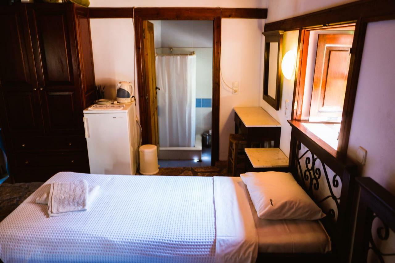 Hotel Karnayo à Meyísti Extérieur photo